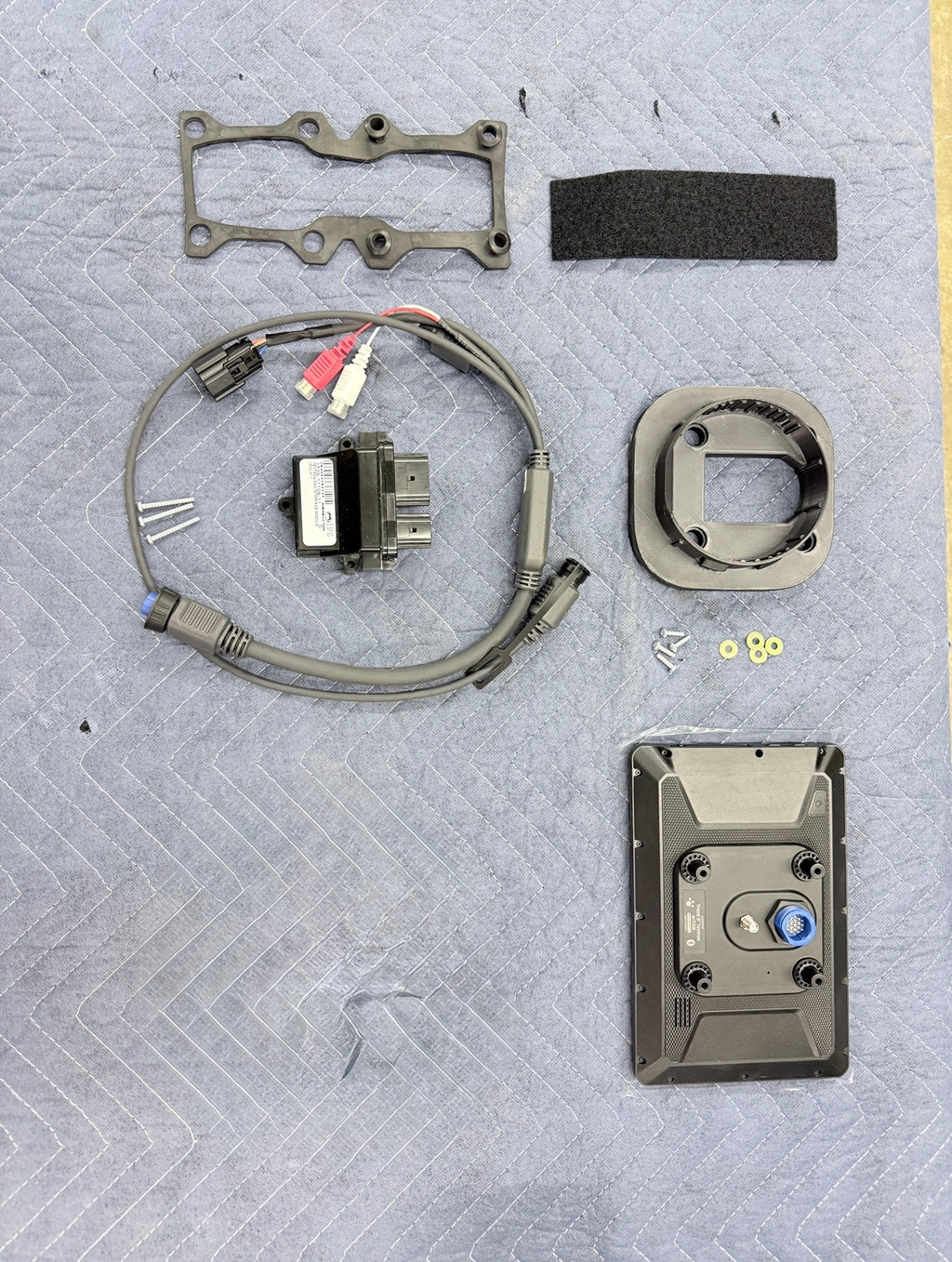 Arctic Cat Garmin Powered Base Model G8 Kit for Two & Four Stroke Snowmoiles ***New Interface Module Included*** (Part # QCC3D-G8B-4S2S)